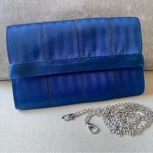Harveys Wallet Clutch Crossbody